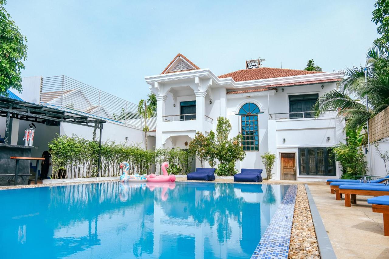 Queentown Hostel Siem Reap Exterior photo